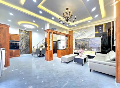 Nhà mới đẹp 2 lầu st Trần Xuân Soạn ngay trung tâm Q7 