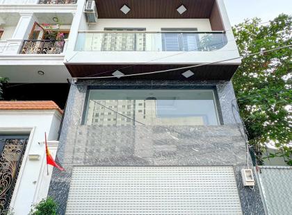 Nhà phố lô nhì Huỳnh Tấn phát xe hơi vào nhà có thang máy chỉ 13tỷ500tr