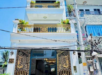 Nhà 4 tầng thang máy giá 10tỷ900