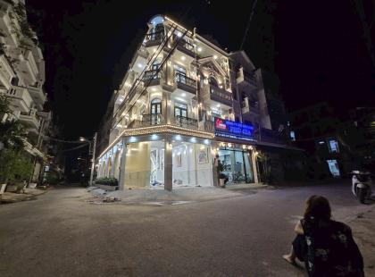Nhà 6x16  phong cách cổ điển gốc 2MT
