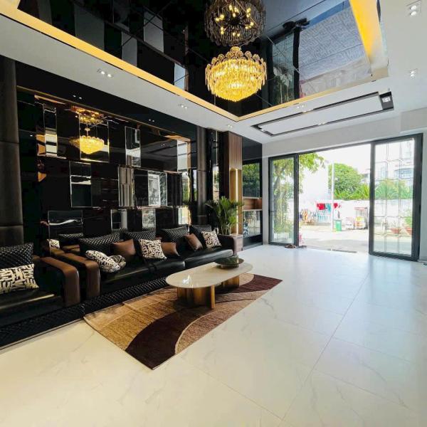 NHÀ PHỐ THIẾT KẾ PHONG CÁCH LUXURY KDC PHÚ THUẬN, QUẬN 7