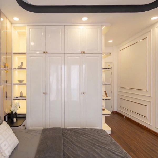 Mt đường số 6 Tầng có thang máy giá 17tỷ5