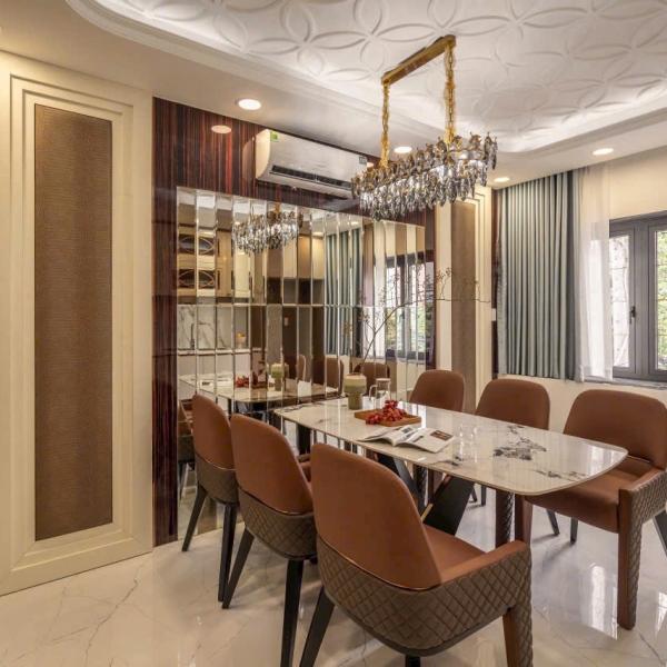 Mt đường số 6 Tầng có thang máy giá 17tỷ5
