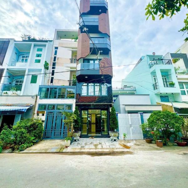 Mt đường số 6 Tầng có thang máy giá 17tỷ5
