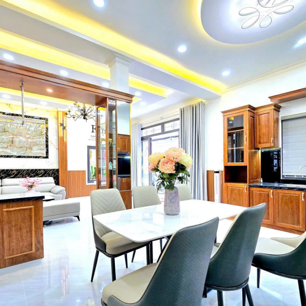 Nhà mới đẹp 2 lầu st Trần Xuân Soạn ngay trung tâm Q7 