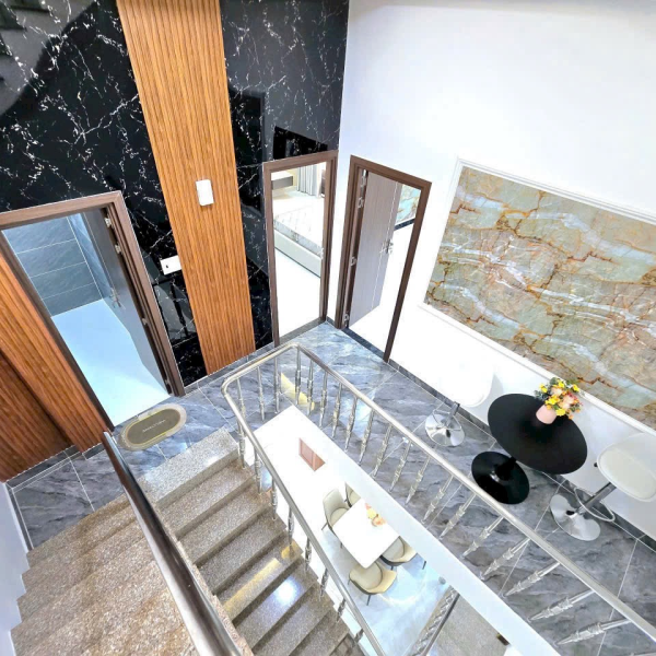 Nhà mới đẹp 2 lầu st Trần Xuân Soạn ngay trung tâm Q7 
