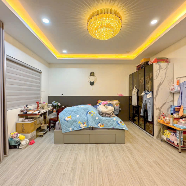 Nhà phố lô nhì Huỳnh Tấn phát xe hơi vào nhà có thang máy chỉ 13tỷ500tr