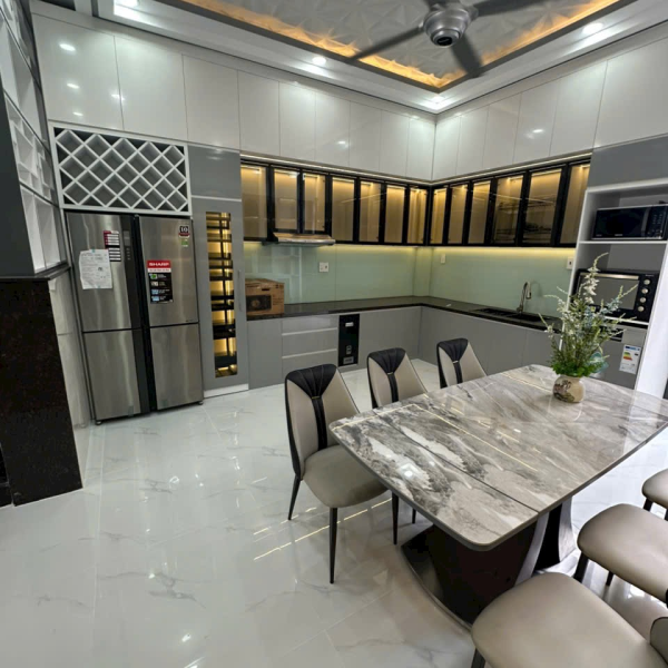 nhà mới dt đẹp 5x20 ô tô vào nhà 4 tầng giá 8tỷ9
