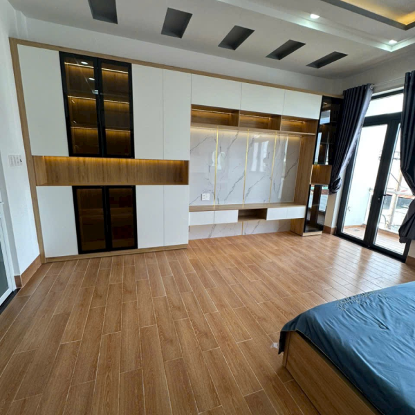 nhà mới dt đẹp 5x20 ô tô vào nhà 4 tầng giá 8tỷ9