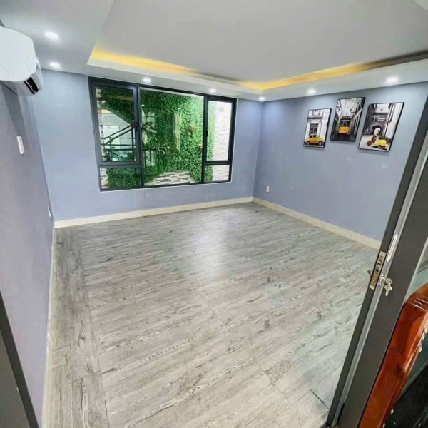 1 trệt lửng 2 lầu sân thượng giá 6tỷ8