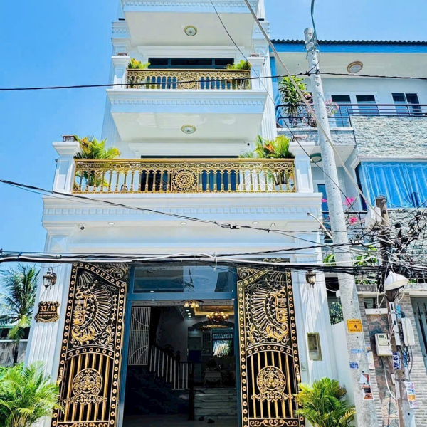 Nhà 4 tầng thang máy giá 10tỷ900