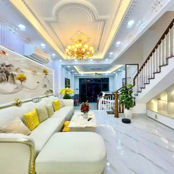 Nhà 4 tầng thang máy giá 10tỷ900