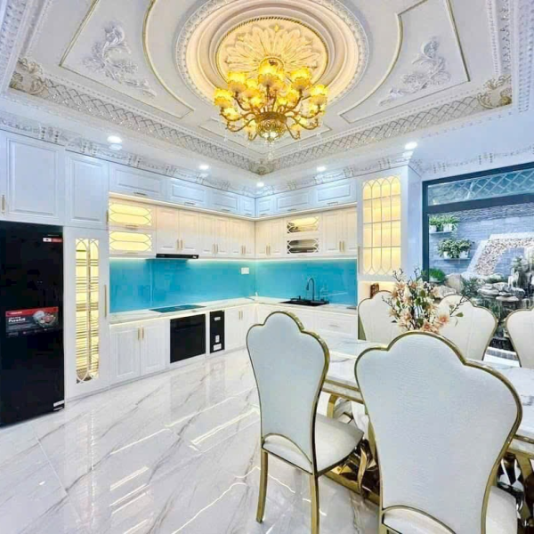 Nhà 4 tầng thang máy giá 10tỷ900