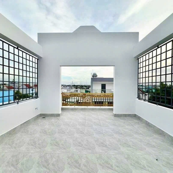 Nhà 4 tầng thang máy giá 10tỷ900