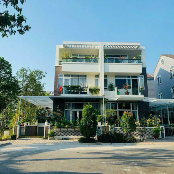7,4x14 1 hầm 3 lầu giá 21tỷ9