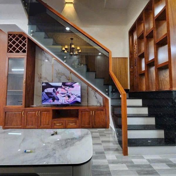 Nhà phố 3 Tầng đường xe hơi giá 6T2
