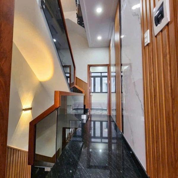 Nhà phố 3 Tầng đường xe hơi giá 6T2