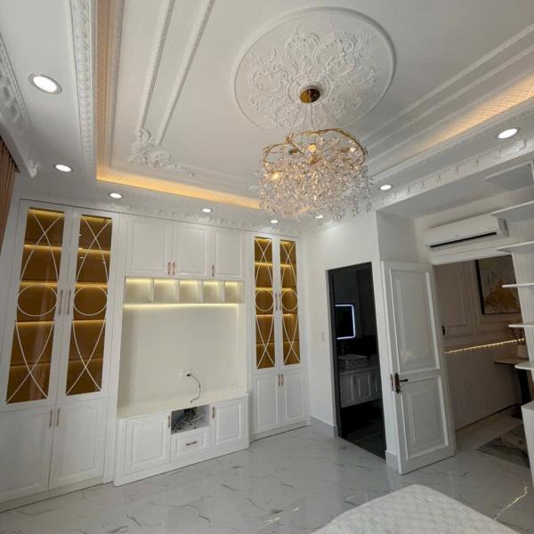 Siêu phẩm nhà phố cổ điển xây mới
