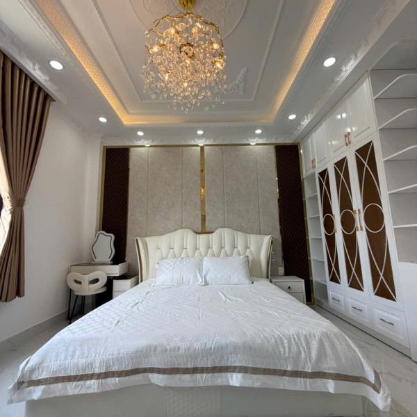 Siêu phẩm nhà phố cổ điển xây mới