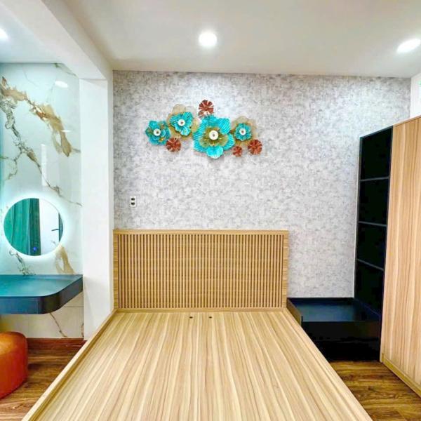 Nhà mới đẹp trung tâm quận 7 hơn 5T xíu