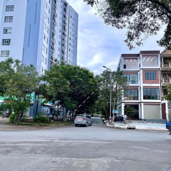 Biệt thự 9x18 khu Tấn Trường Phú Thuận Q7