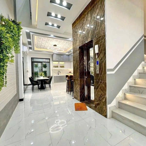 Nhà mặt tiền đường 10m 5x23 xd 4 tầng giá chỉ 10tỷ500tr
