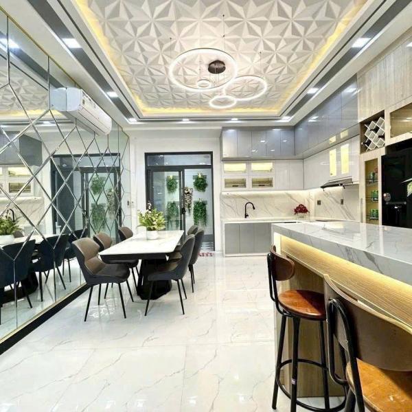 Nhà mặt tiền đường 10m 5x23 xd 4 tầng giá chỉ 10tỷ500tr