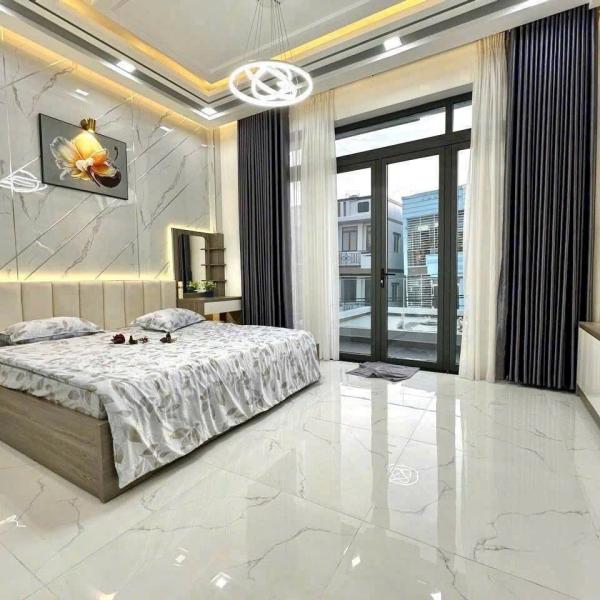 Nhà mặt tiền đường 10m 5x23 xd 4 tầng giá chỉ 10tỷ500tr