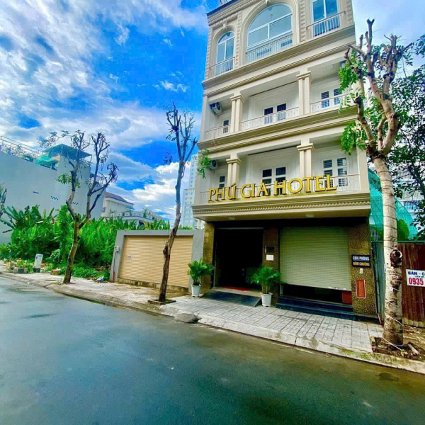 Bán hotel 24 phòng kdc Công ích Q4 giá 28tỷ500