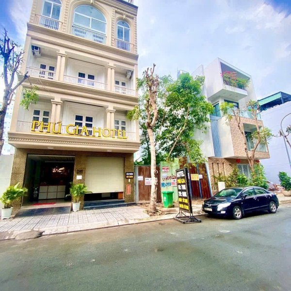 Bán hotel 24 phòng kdc Công ích Q4 giá 28tỷ500