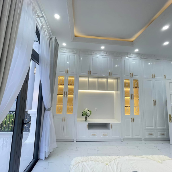 Nhà đẹp đường 10m giá 8tỷ350