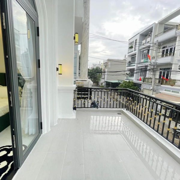 Nhà đẹp đường 10m giá 8tỷ350