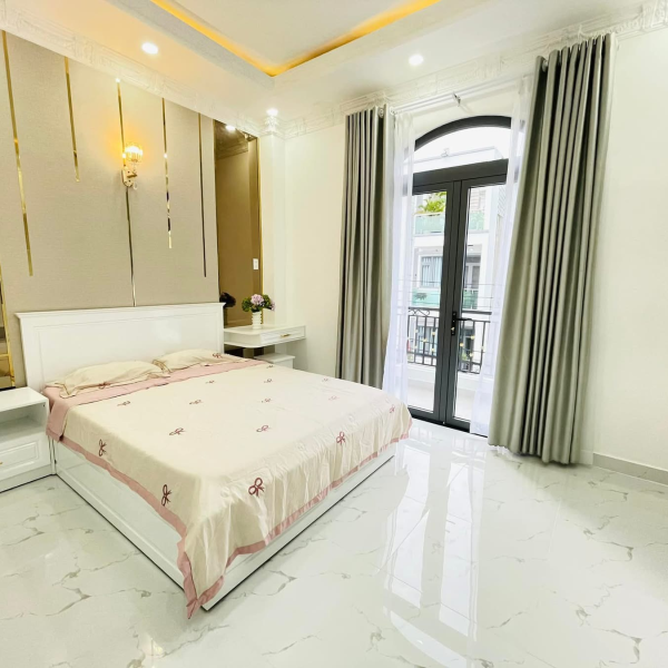 Nhà đẹp đường 10m giá 8tỷ350
